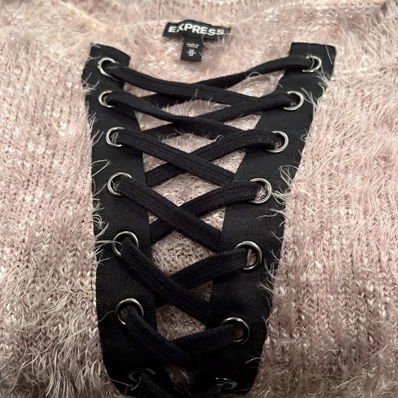 Express Sweater Size Médium - Picture 5 of 6